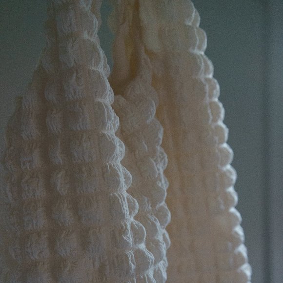 Textured cloud purse - cream tote bag - Picture 2 of 3